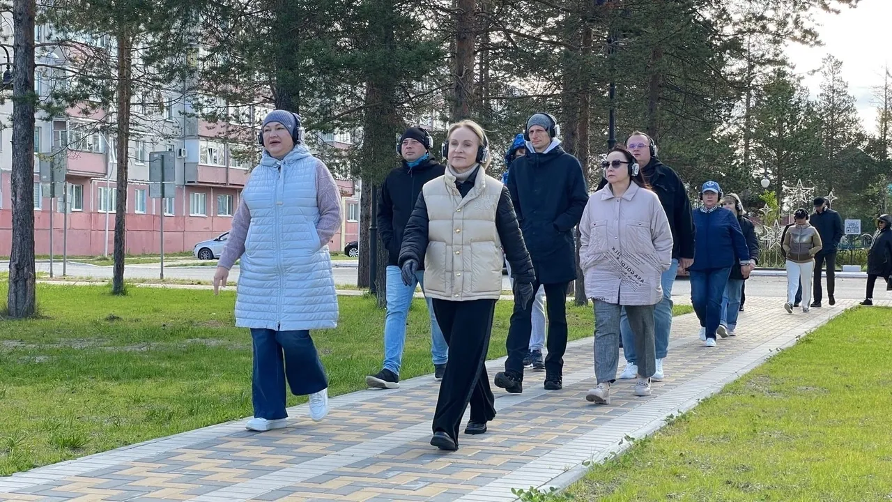 Елена Молдован во время аудиоэкскурсии по Муравленко поняла, как добиться  признания в любви от города | Север-Пресс