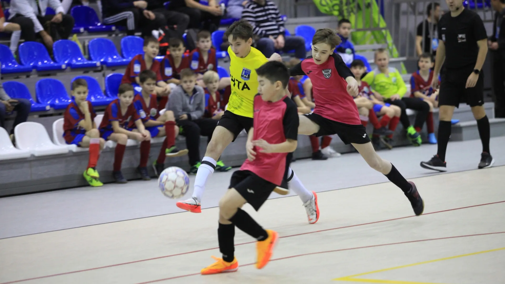 В турнире участвуют футболисты 13–14 лет. Фото: t.me/dfcyamal