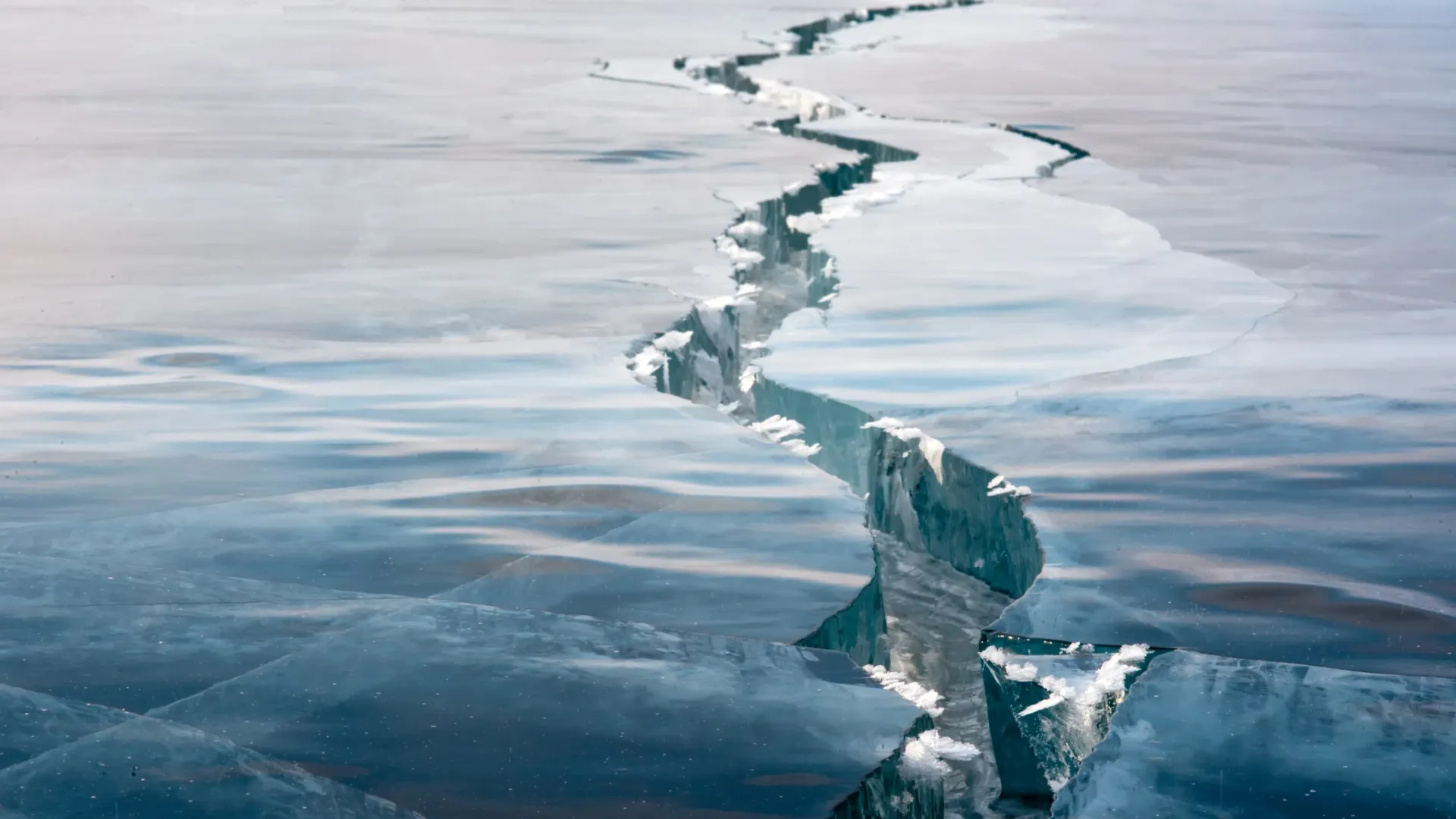 Провалы в ледниках Антарктиды