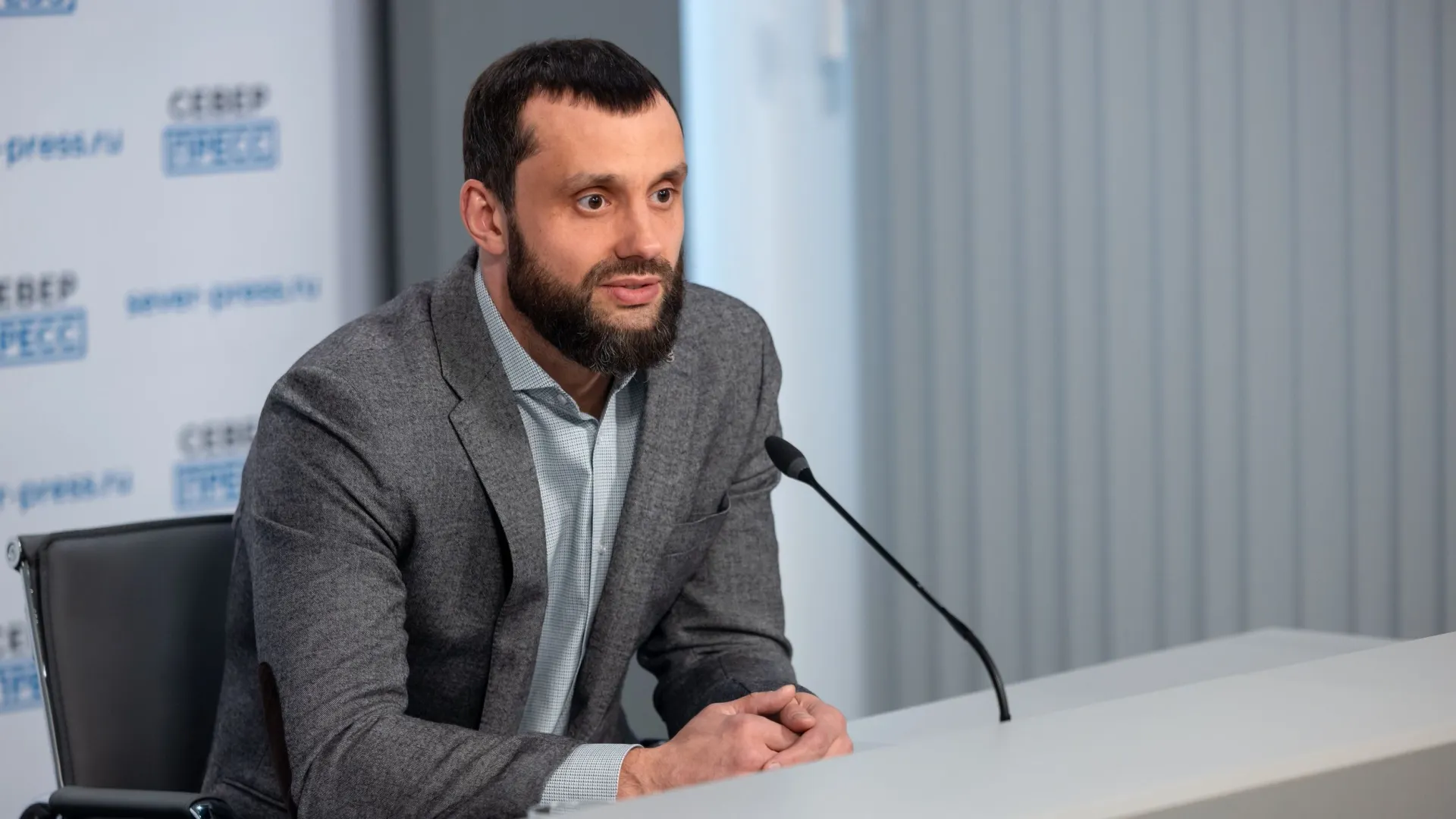 Заместитель директора департамента по физкультуре и спорту ЯНАО Алексей Щелконогов. Фото: Сергей Зубков / «Ямал-Медиа»