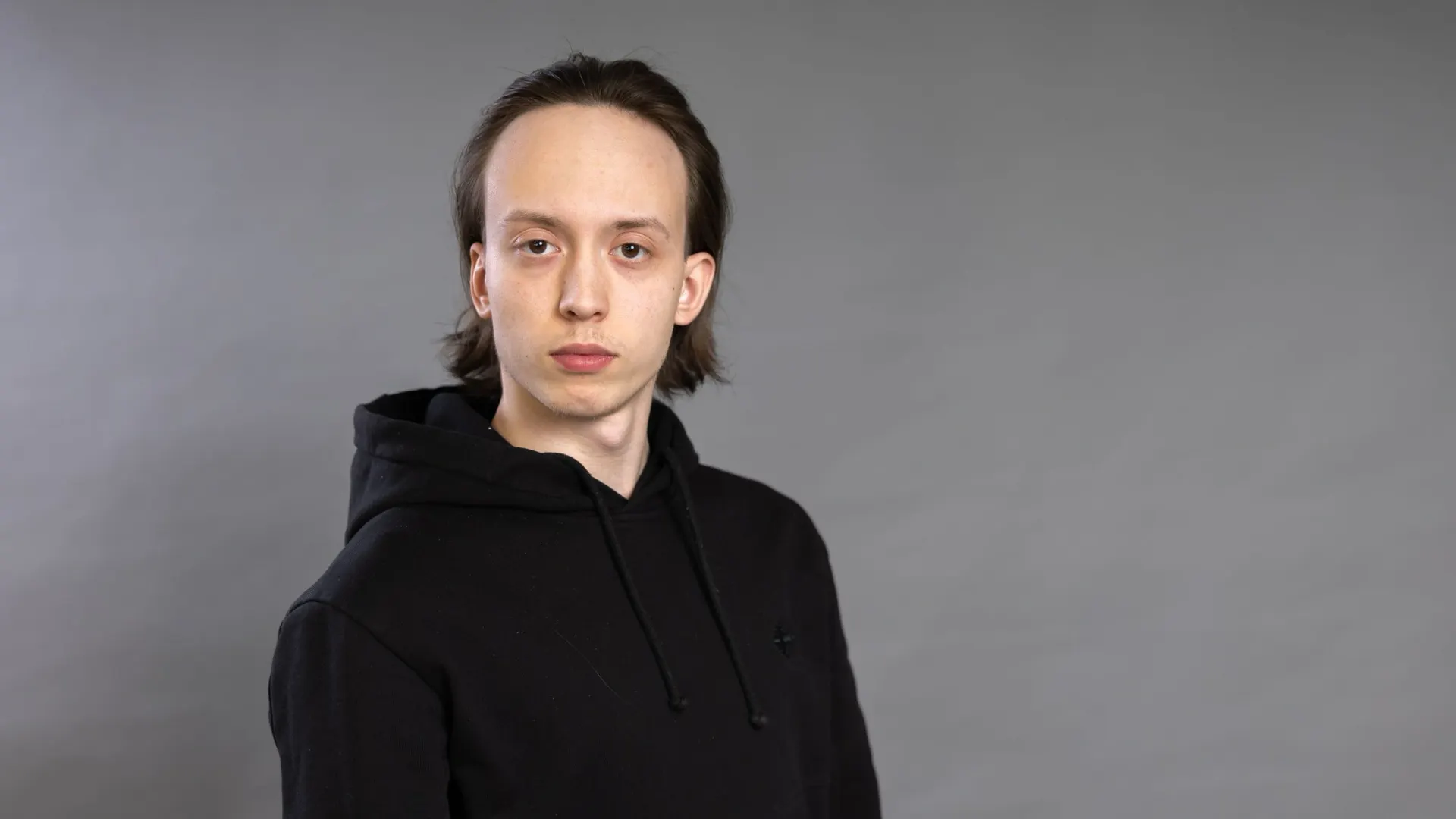 Дмитрий Сайдашев рассказал, что совмещает народный и современный танцы. Фото: Александр Чирва / «Ямал-Медиа»