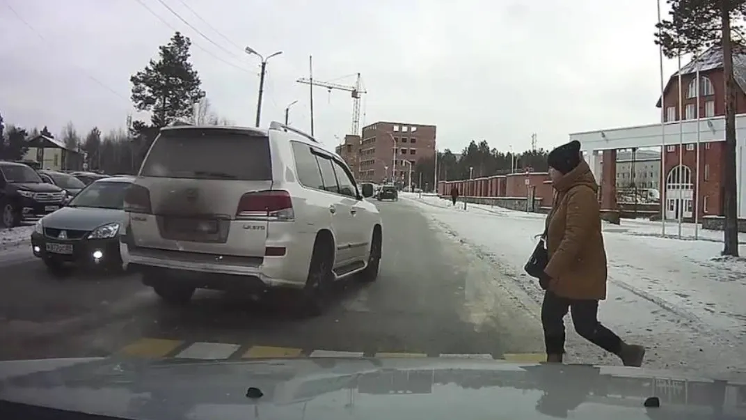Госавтоинспекция оштрафовала жителя Ноябрьска на 6500 рублей за нарушение ПДД. Фото: t.me/Noyabrsk112