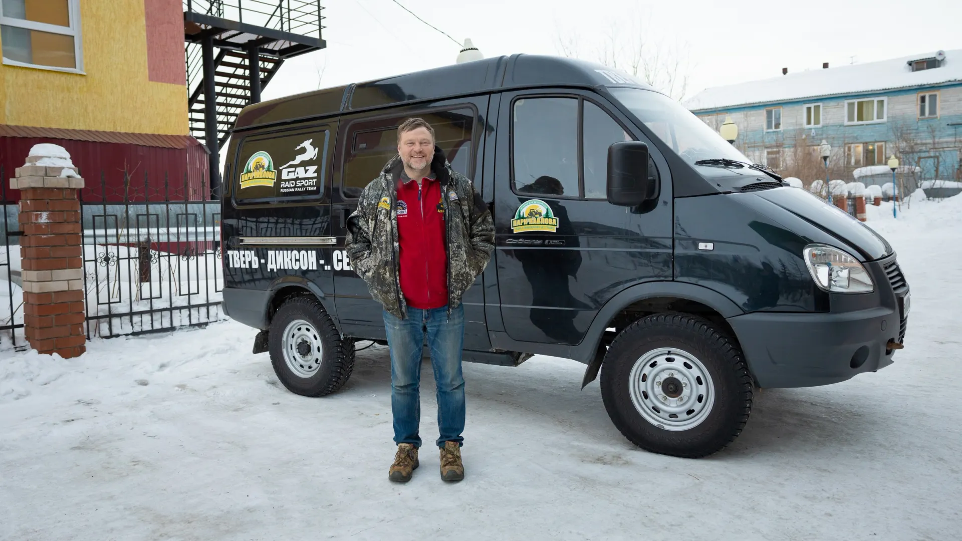 Евгений Павлов вместе с дочерью проехал из Твери до Диксона, а на обратном пути заехал в Салехард. Фото: Федор Воронов / «Ямал-Медиа»