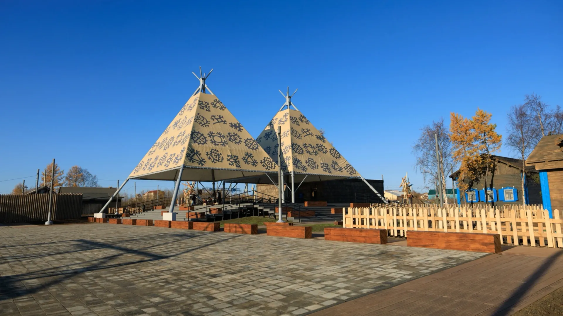 Коми-деревня в Лабытнанги — один из масштабных проектов благоустройства. Фото: Василий Петров / «Ямал-Медиа»