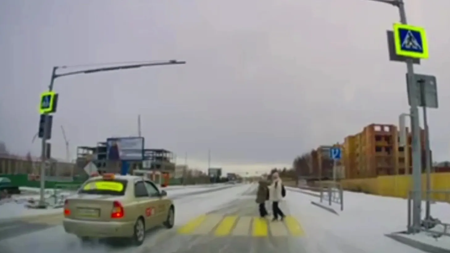 Видео с нарушением водителем ПДД появилось в одной из губкинских групп в соцсетях 25 октября. Кадр из видео telegram-канала t.me/gibdd89