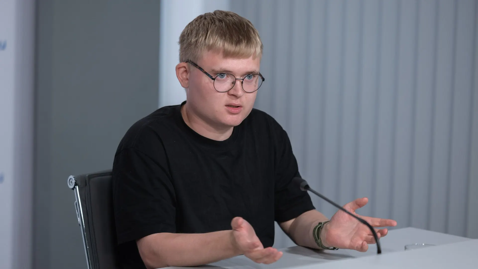 Олег Китов рассказал, как ему удалось обнаружить интересное погребение. Фото: Александр Чирва / «Ямал-Медиа»