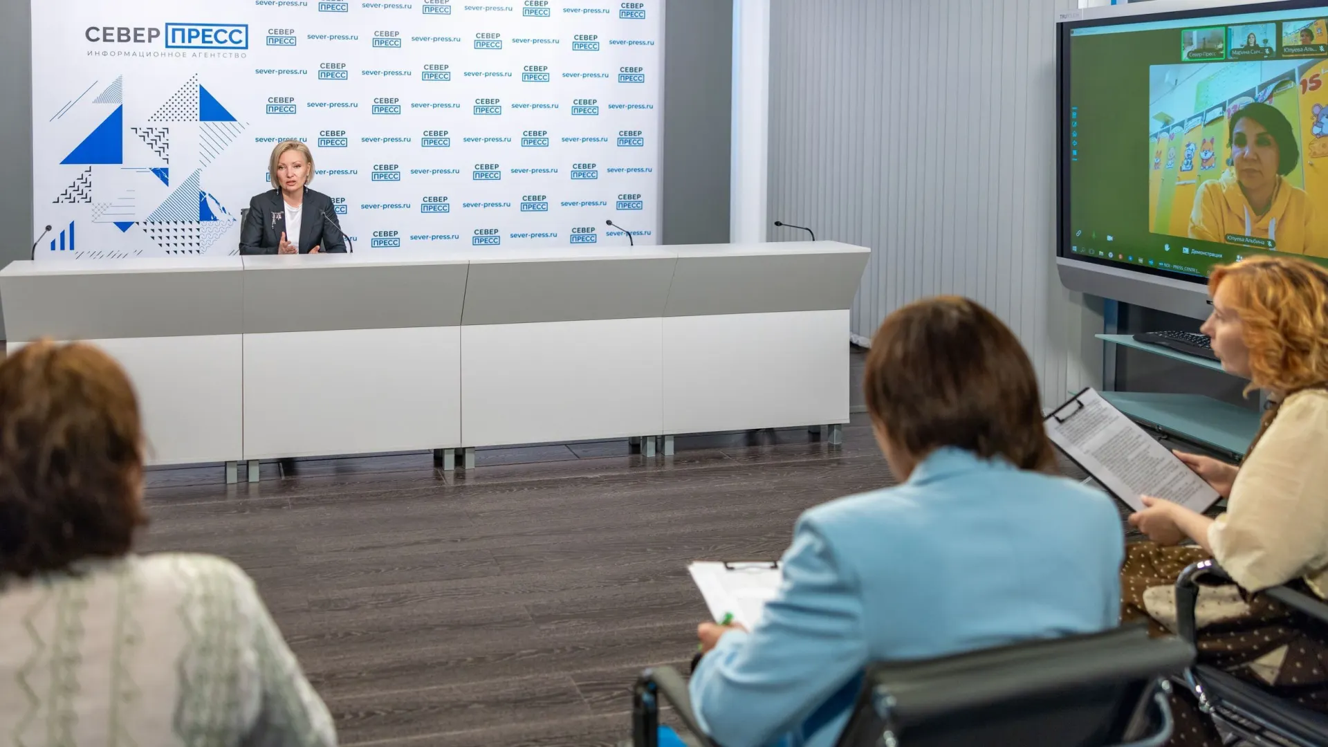 Развитие социального бизнеса на Ямале и итоги профильной школы обсудили в пресс-центре «Север-Пресса». Фото:  Федор Воронов / «Ямал-Медиа»