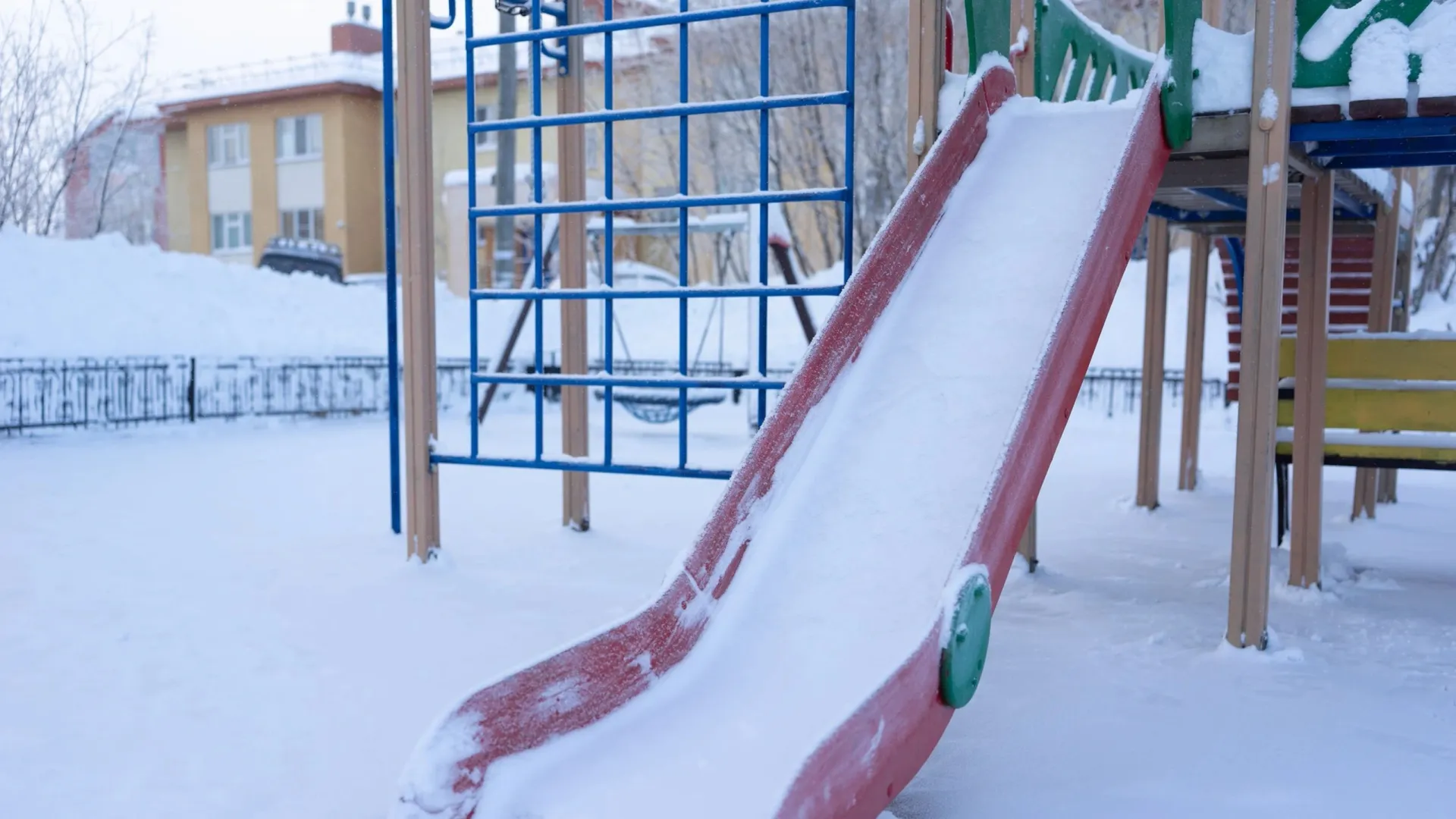 В детсадах и школах появятся новые игровые комплексы. Фото: Сергей Зубков / «Ямал-Медиа»