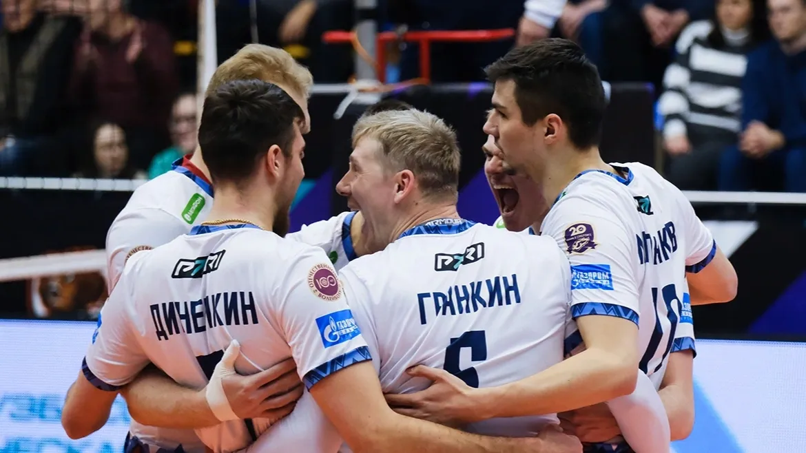 Новоуренгойцы одержали победу над кемеровчанами в гостях. Фото: fakelvolley.ru