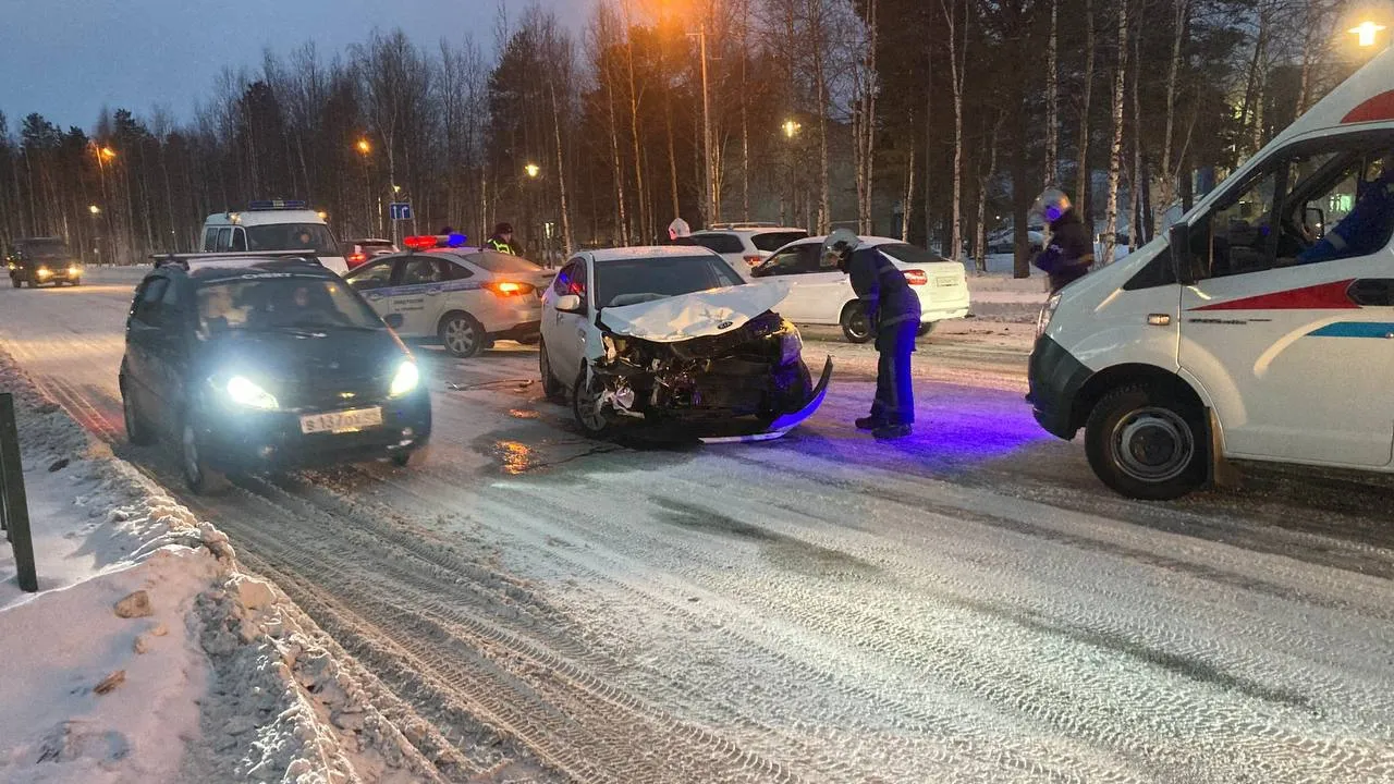 Последствия ДТП в Ноябрьске. Фото предоставлено горотделом ГИБДД