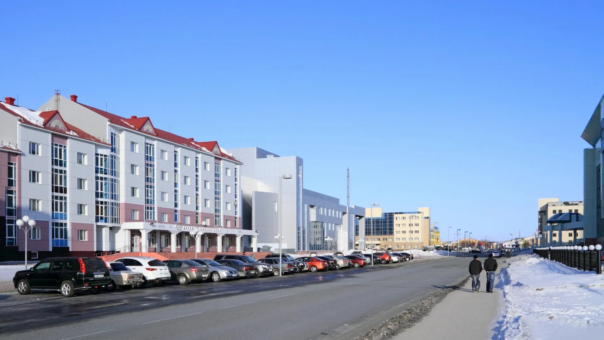 Губкинский микрорайон 1 дом 21. Губкинский 17 микрорайон. Зимний сад новый уренгой. Ледовая арена широкая речка. Губкинский микрорайон 11 дом 39.