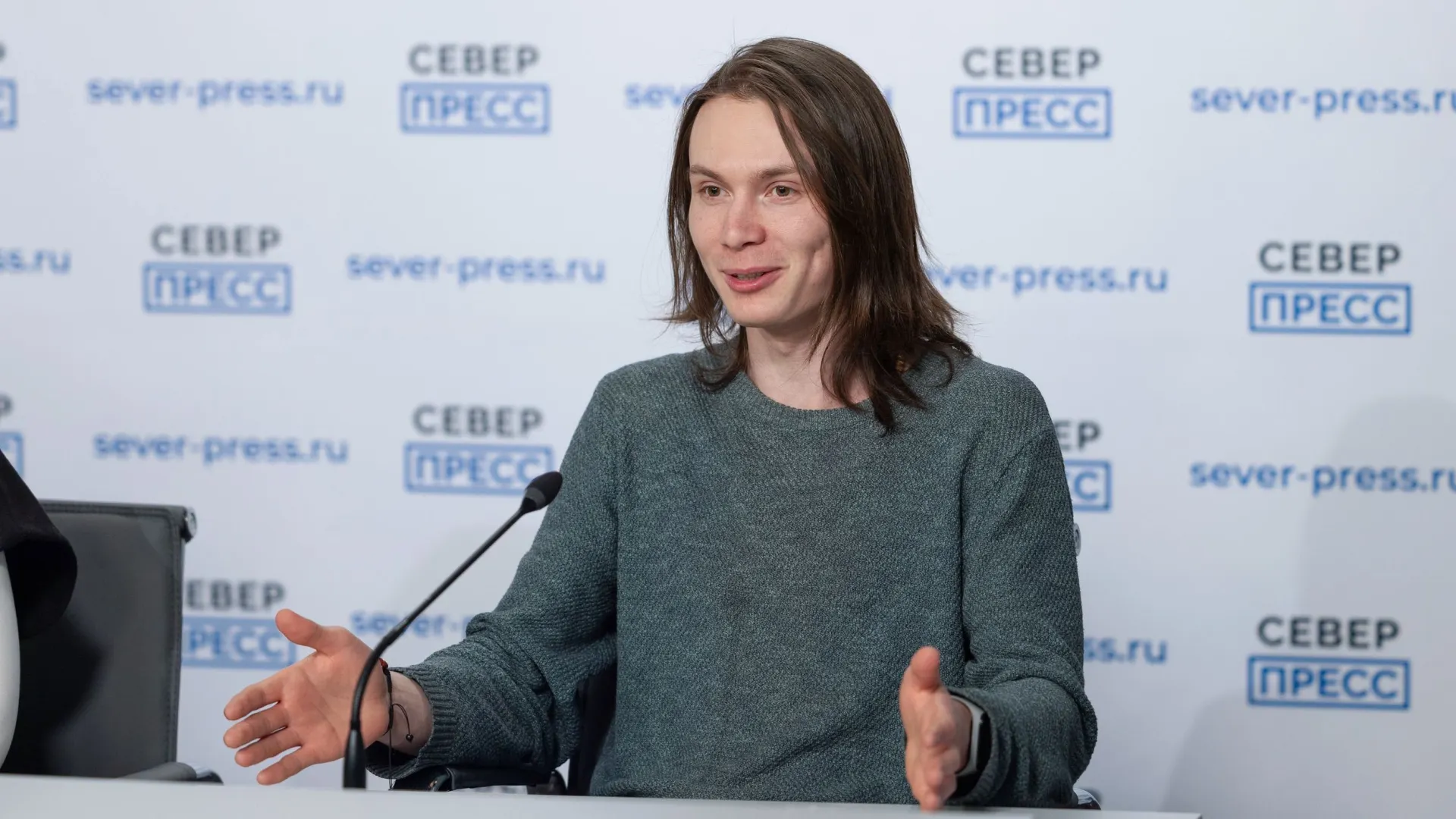Тимерлан Муртазин надеется, что вместе с единомышленниками сможет создать какой-то крутой проект. Фото: Федор Воронов / «Ямал-Медиа»