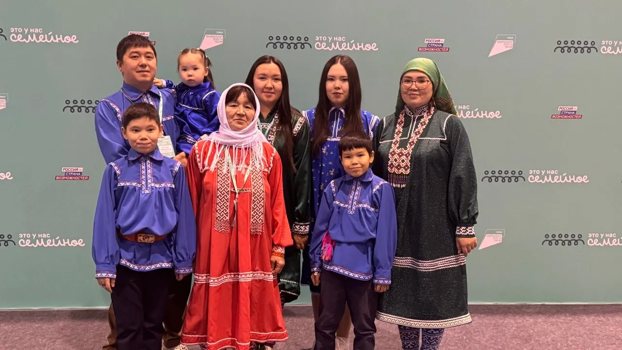 Семья Лонгортовых из Овгорта. Фото: Надежда Гааг /«Север-Пресс»