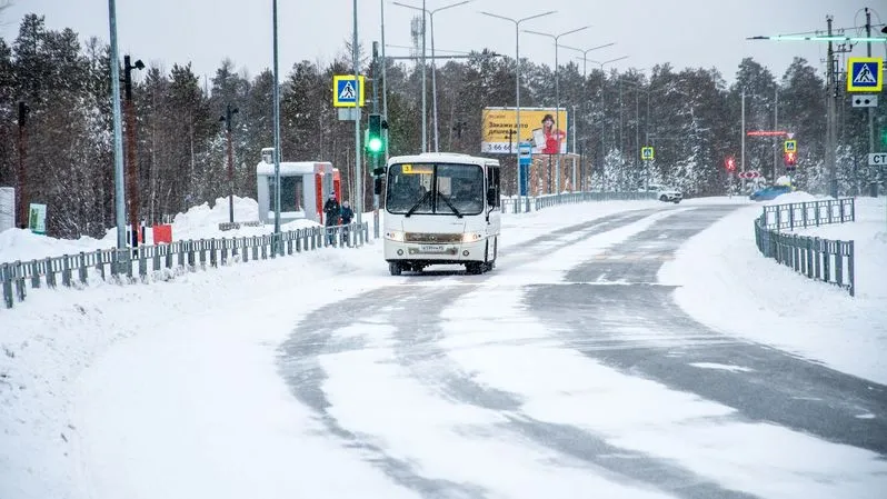 В Ноябрьске временно изменят маршруты городских автобусов. Фото: Юрий Здебский / «Ямал-Медиа»