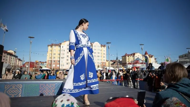 Участница первого фестиваля арктической моды. Фото: Федор Воронов / «Ямал-Медиа»