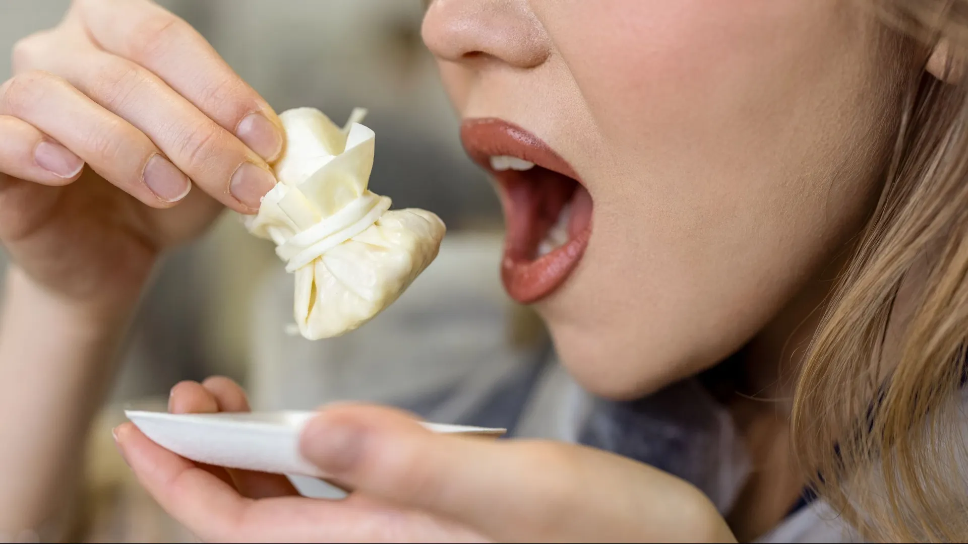 Только не говорите, что не захотели пойти и съесть чего-нибудь вкусного. Фото: Сергей Зубков / «Ямал-Медиа»