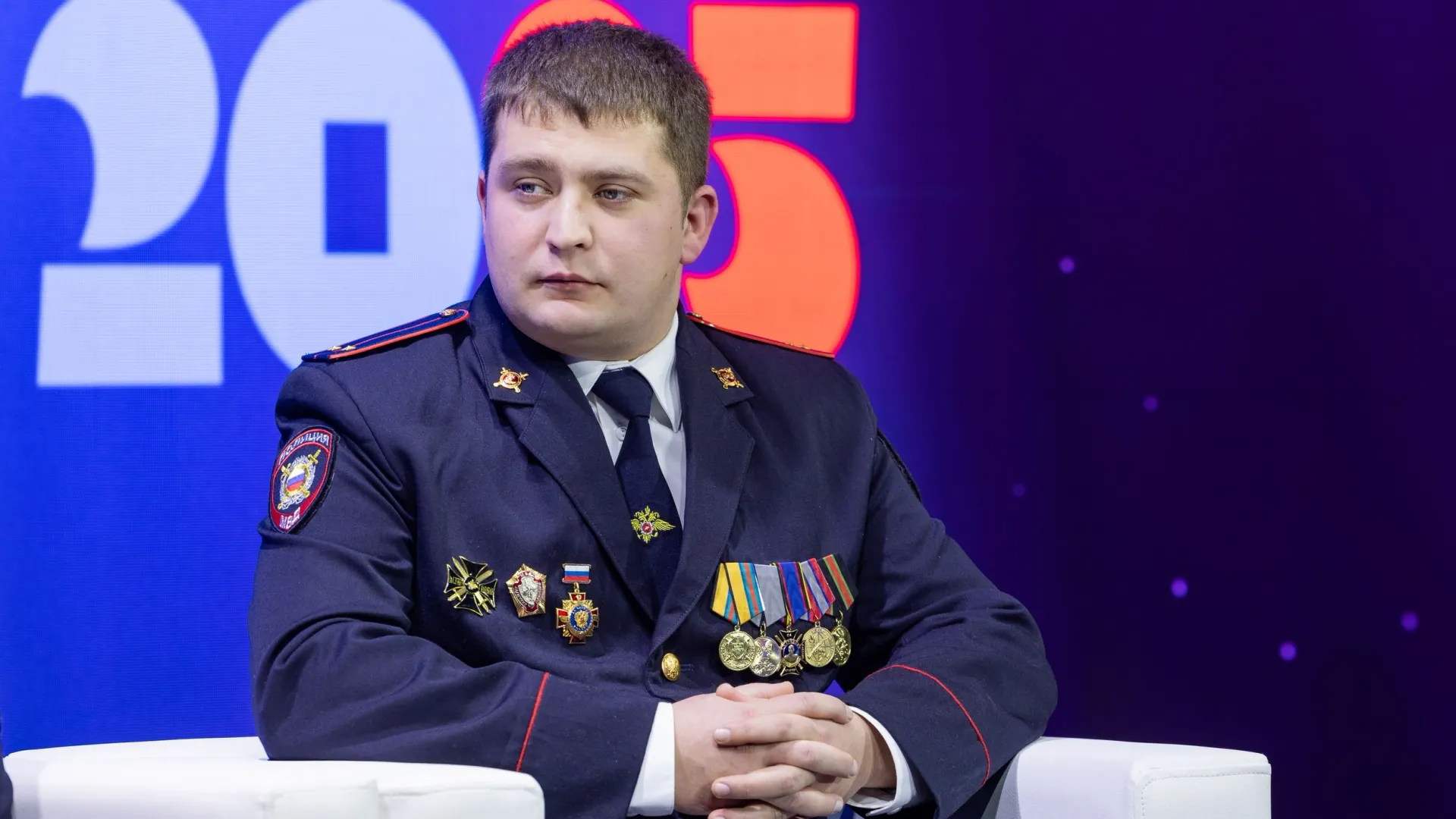 Руслан Абсатдаров спас из пожара двух человек. Фото: Федор Воронов / «Ямал-Медиа»