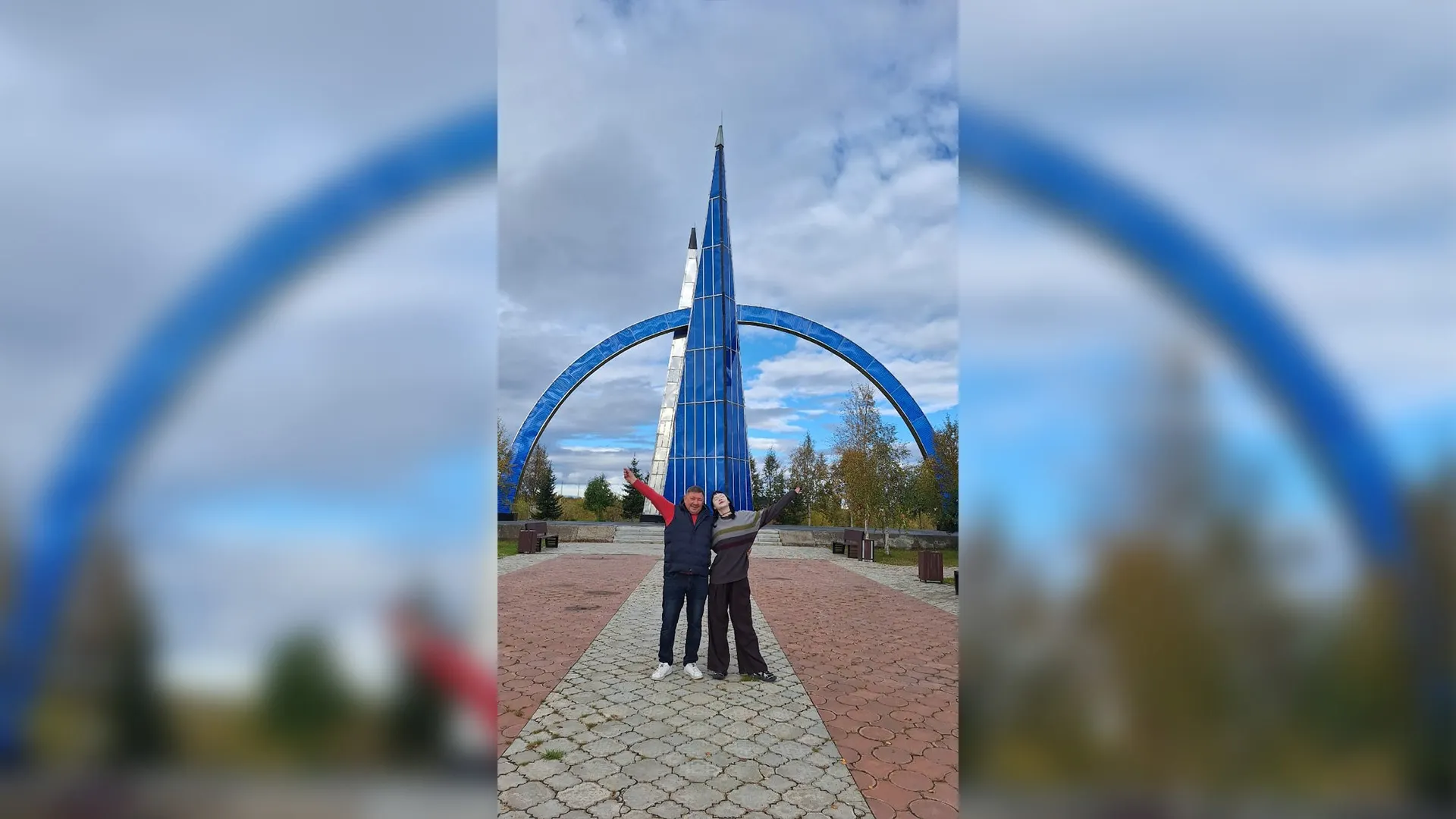 У стелы «Полярный круг». Фото из личного архива северянки