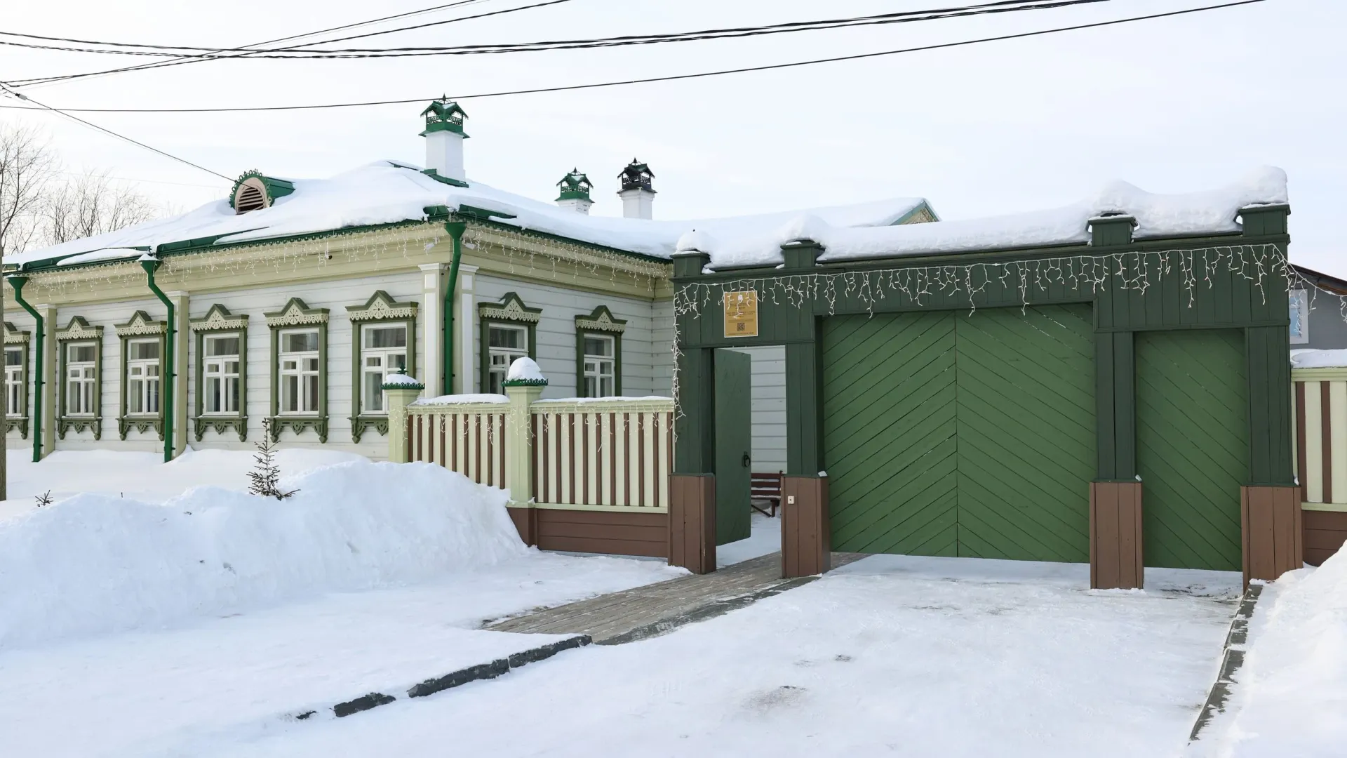 Елена Дубкова отметила: важно не только восстановить объект, но и чтобы в дальнейшем в нем была жизнь. Фото: Андрей Ткачев / «Ямал-Медиа»