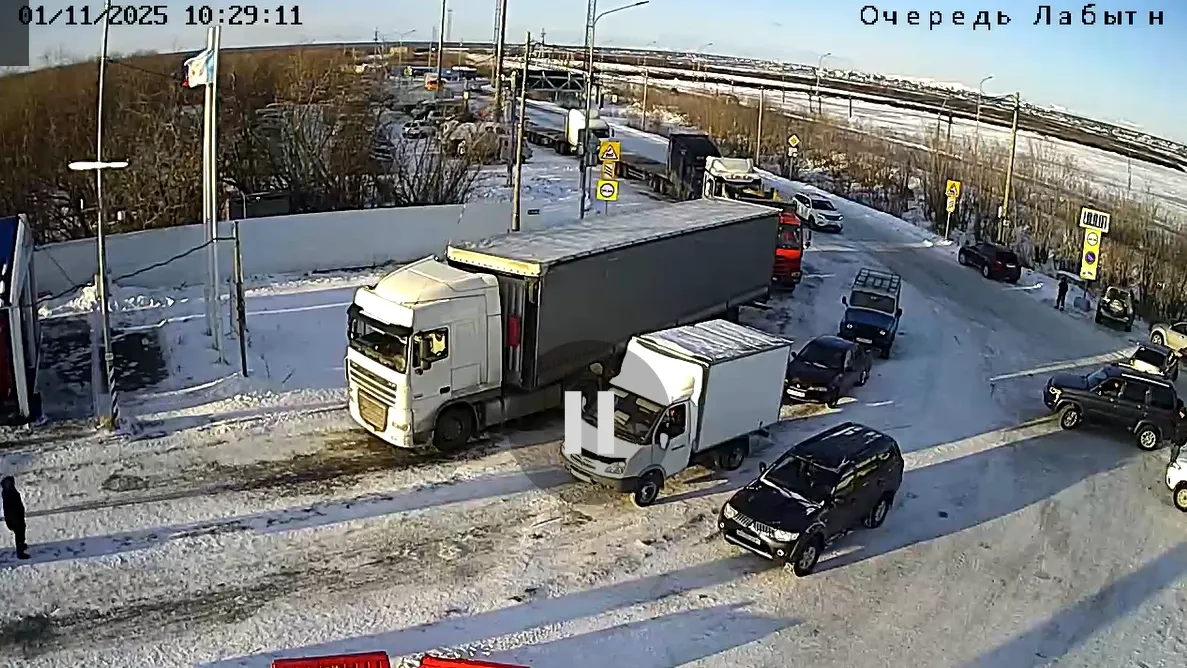 Очередь на КПП в Лабытнанги. Фото: скриншот онлайн-камер