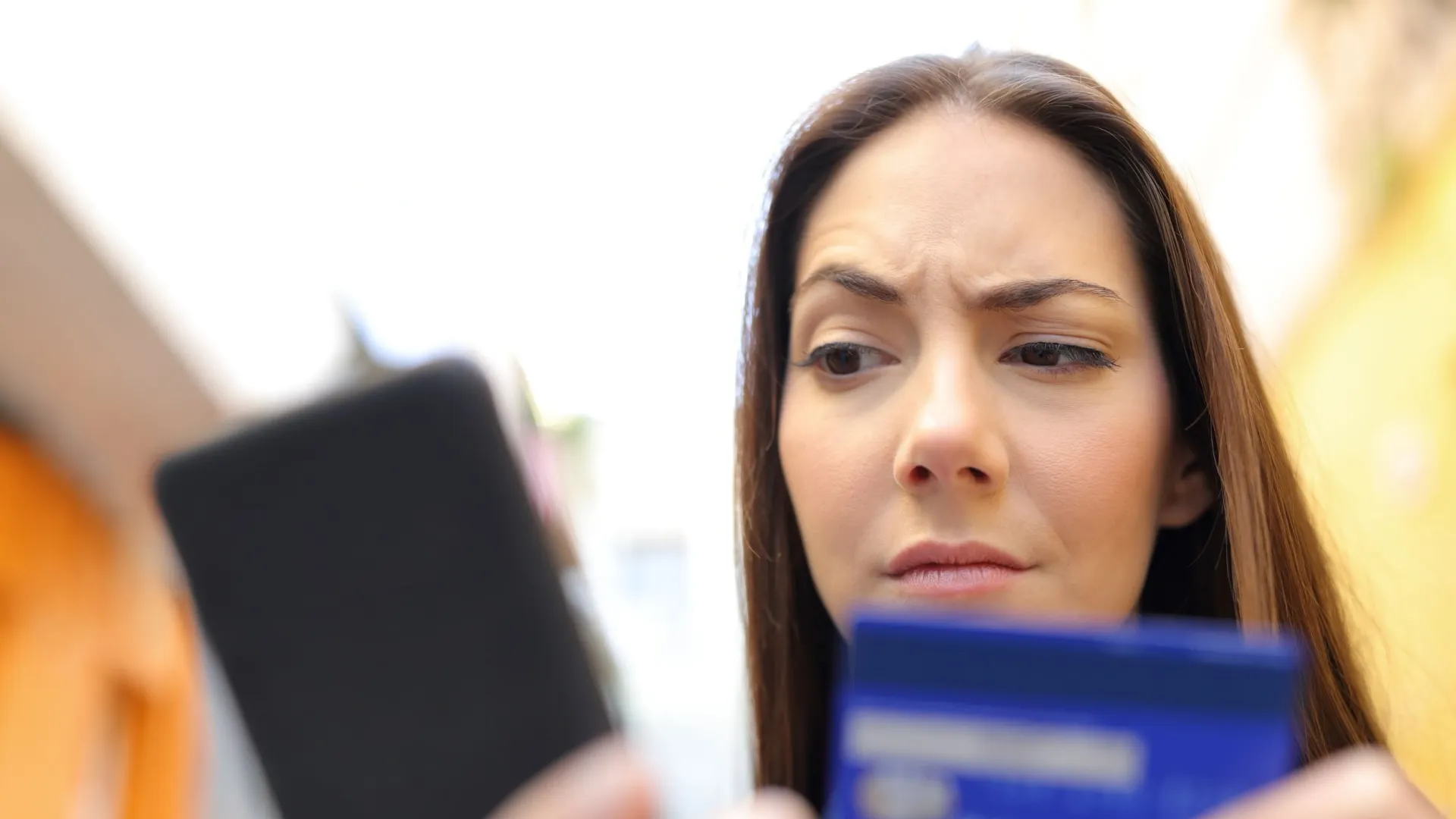 Мошенники ищут все новые способы обмана. Фото: Antonio Guillem / Shutterstock / Fotodom