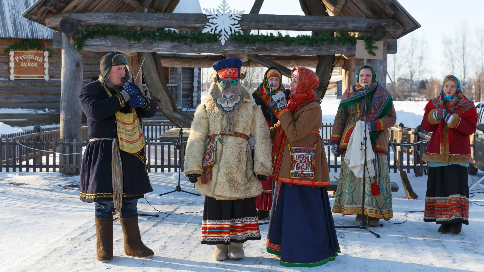 Рождественские гуляния в Суздале. Фото: Pavel Suhov / Shutterstock / Fotodom