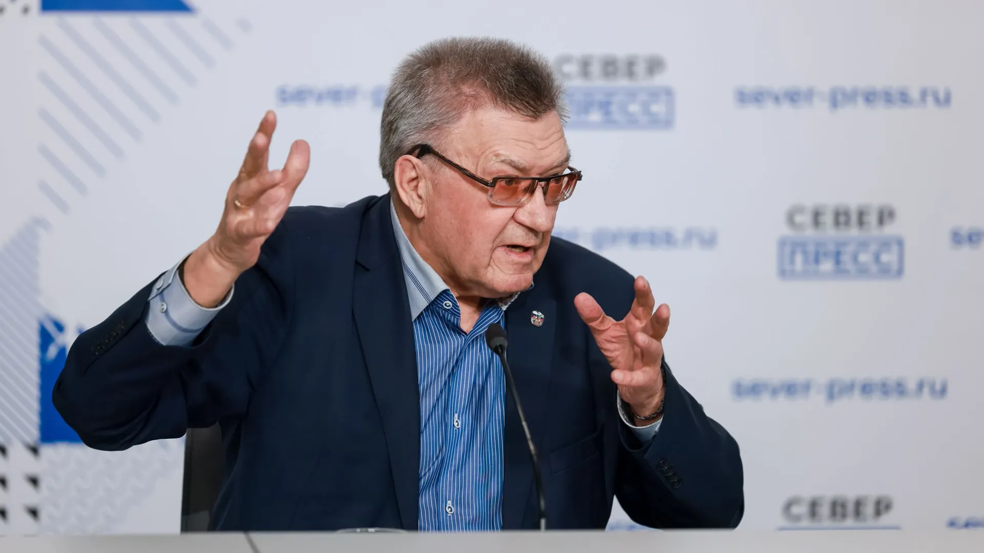 А вы смотрите пресс-конференции агентства? Там оживленные дискуссии на любые темы. Фото: Сергей Зубков / «Ямал-Медиа»