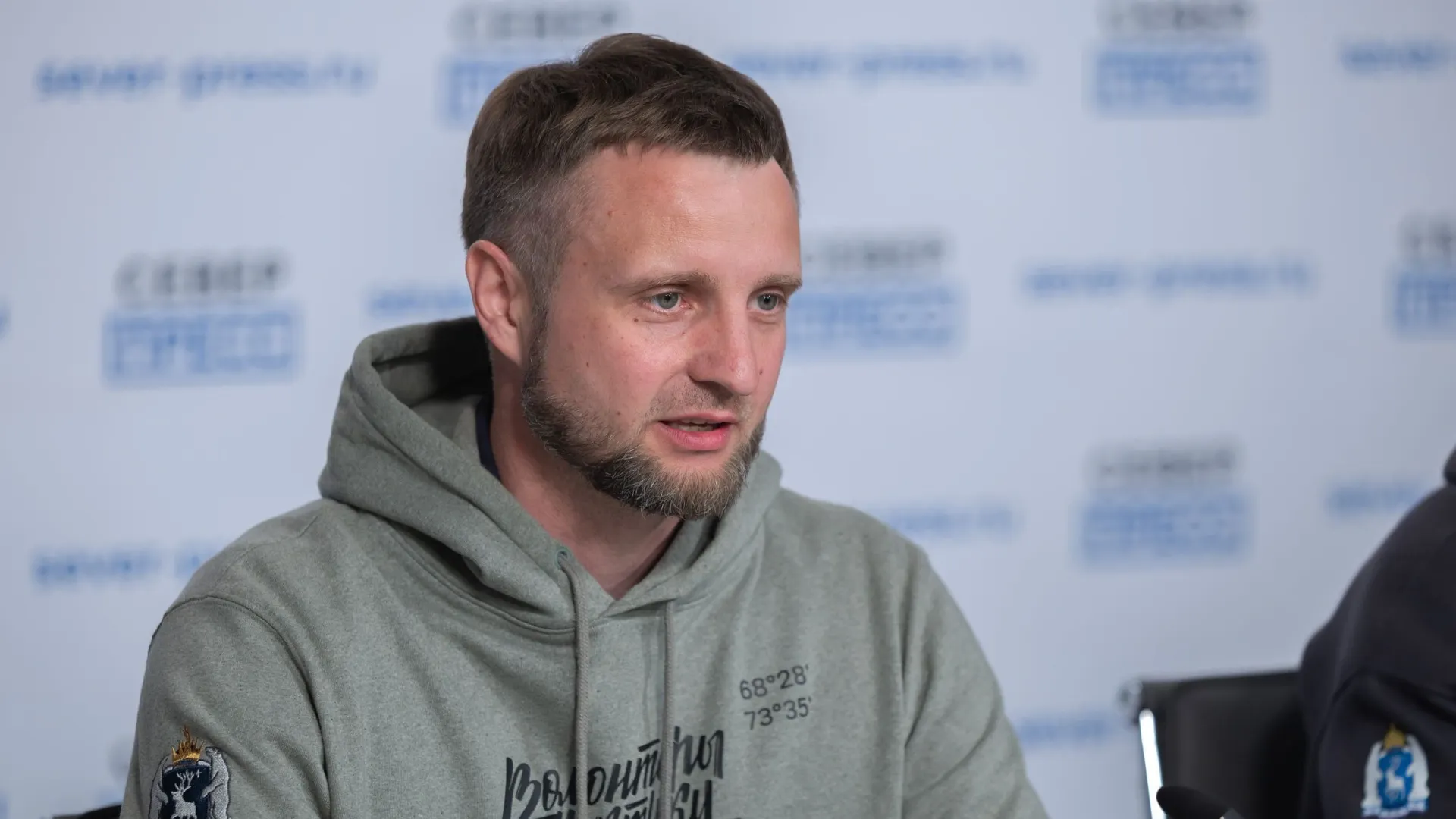 Евгений Рожковский рассказал, что для волонтеров действует серьезный отбор. Экспедиции сложные, люди должны быть готовы. Фото: Александр Чирва / «Ямал-Медиа»