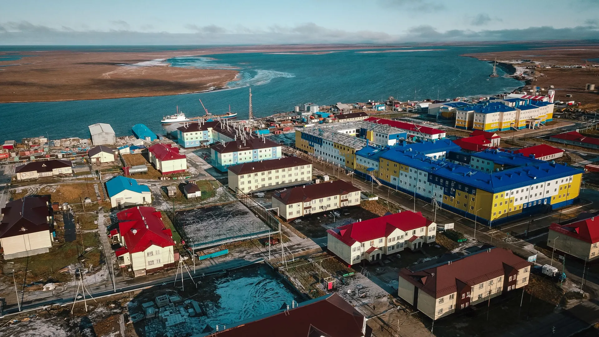 При планировании завоза учитывают и то, как ведут себя погода и вода. Фото: Сергей Зубков / «Ямал-Медиа»