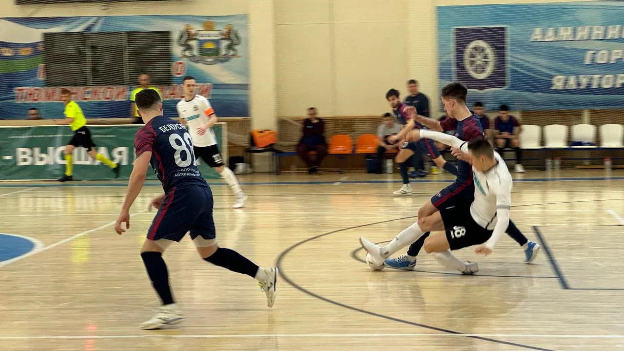 «Огненные» в матче с командой из Тюмени. Фото: Екатерина Андреева / «Ямал-Медиа»