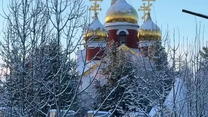 Ноябрьск украсили к Новому году. Кадр из видео t.me/noyabrskadmin