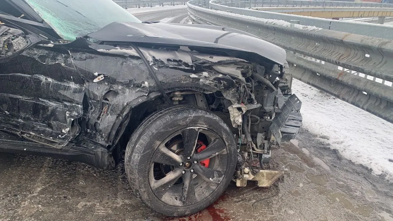 Больше всего от аварии пострадал автомобиль. Фото предоставлено ОГИБДД Нового Уренгоя