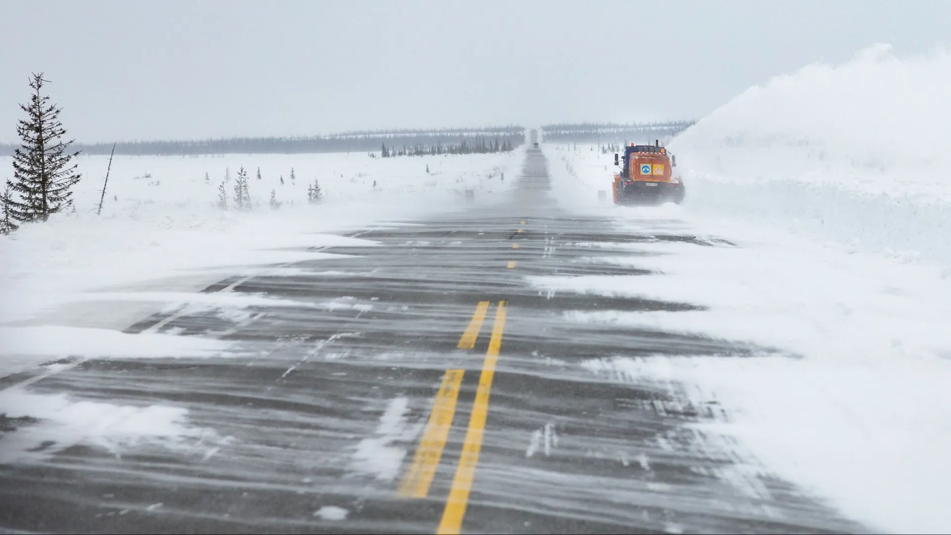 Циклоны приносят снегопады и достаточно теплую погоду. Фото: Федор Воронов / «Ямал-Медиа»