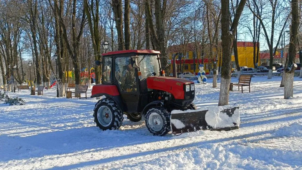 В Волновахе ликвидируют последствия снегопада. Фото предоставлено администрацией Волновахского МО