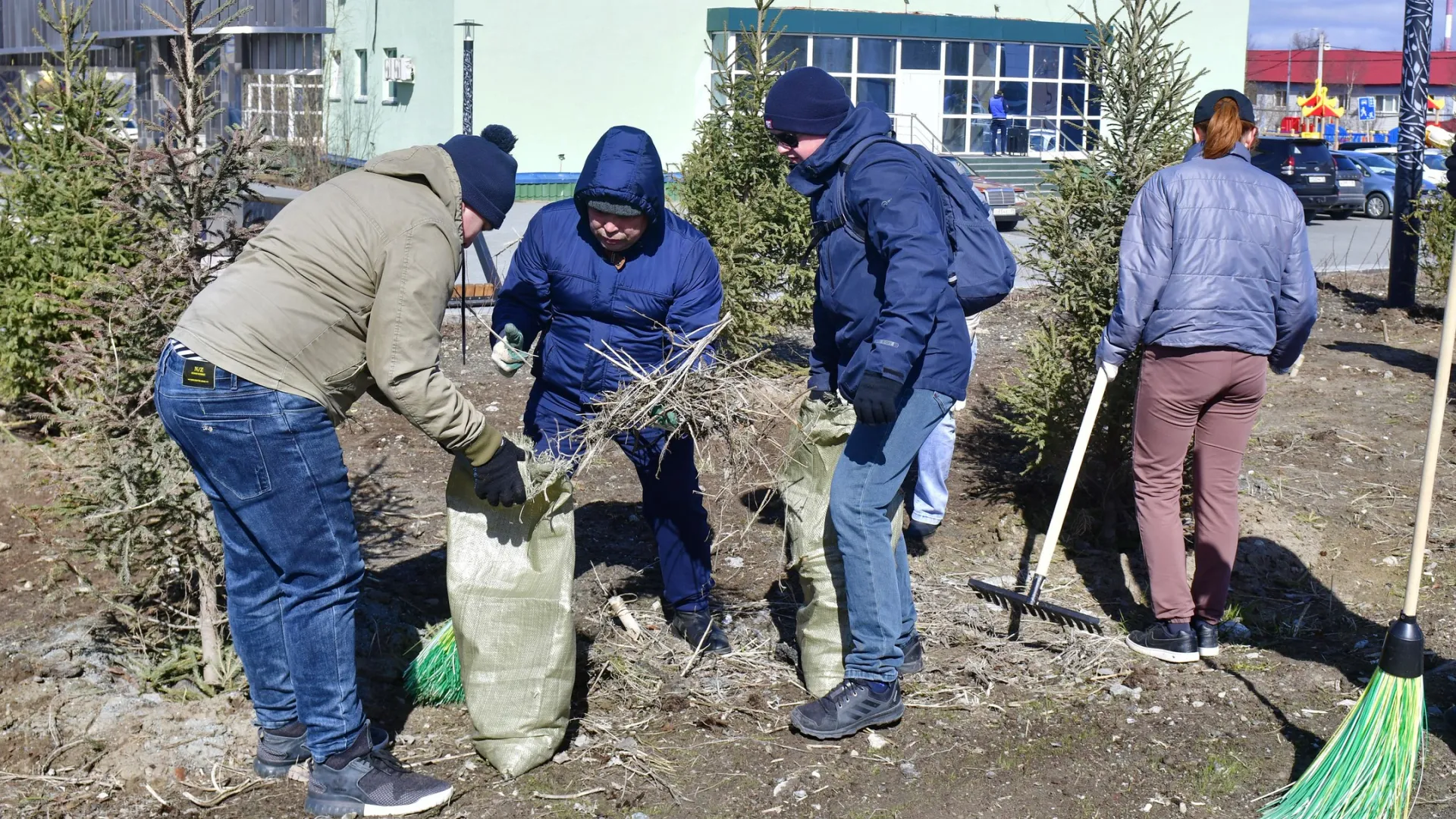 Для субботника в ЯНАО определили 500 мест. Фото: Андрей Ткачев / «Ямал-Медиа»