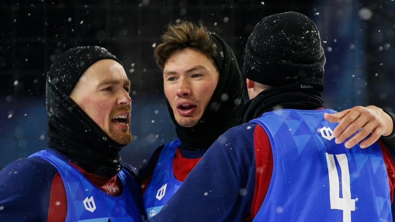 Снежная часть команды «Факела» готова к играм. Фото: vk.com/fakelvolley