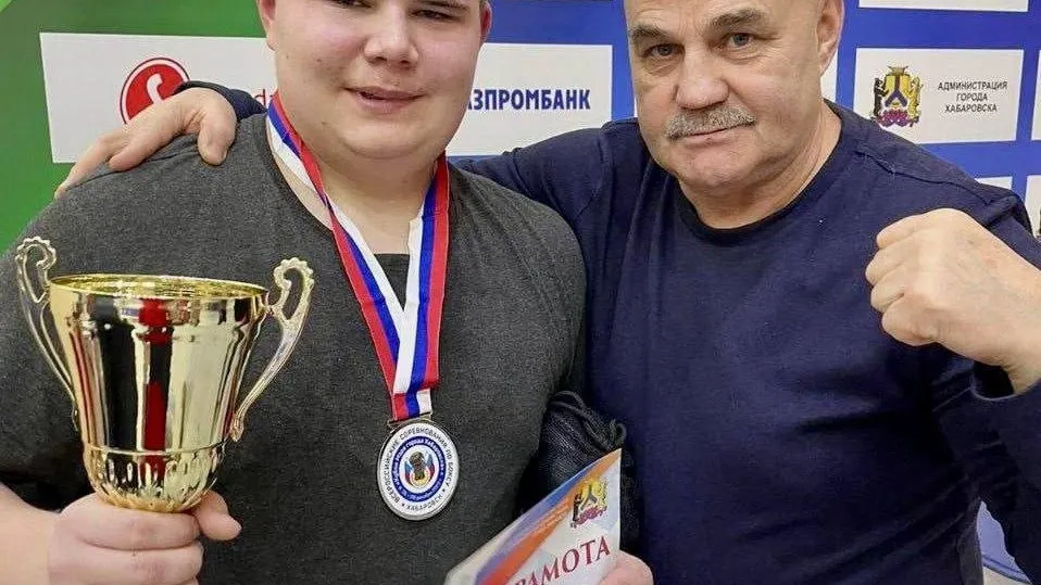Спортсмен взял серебро в весе более 80 кг. Фото: «Ямал-Медиа»