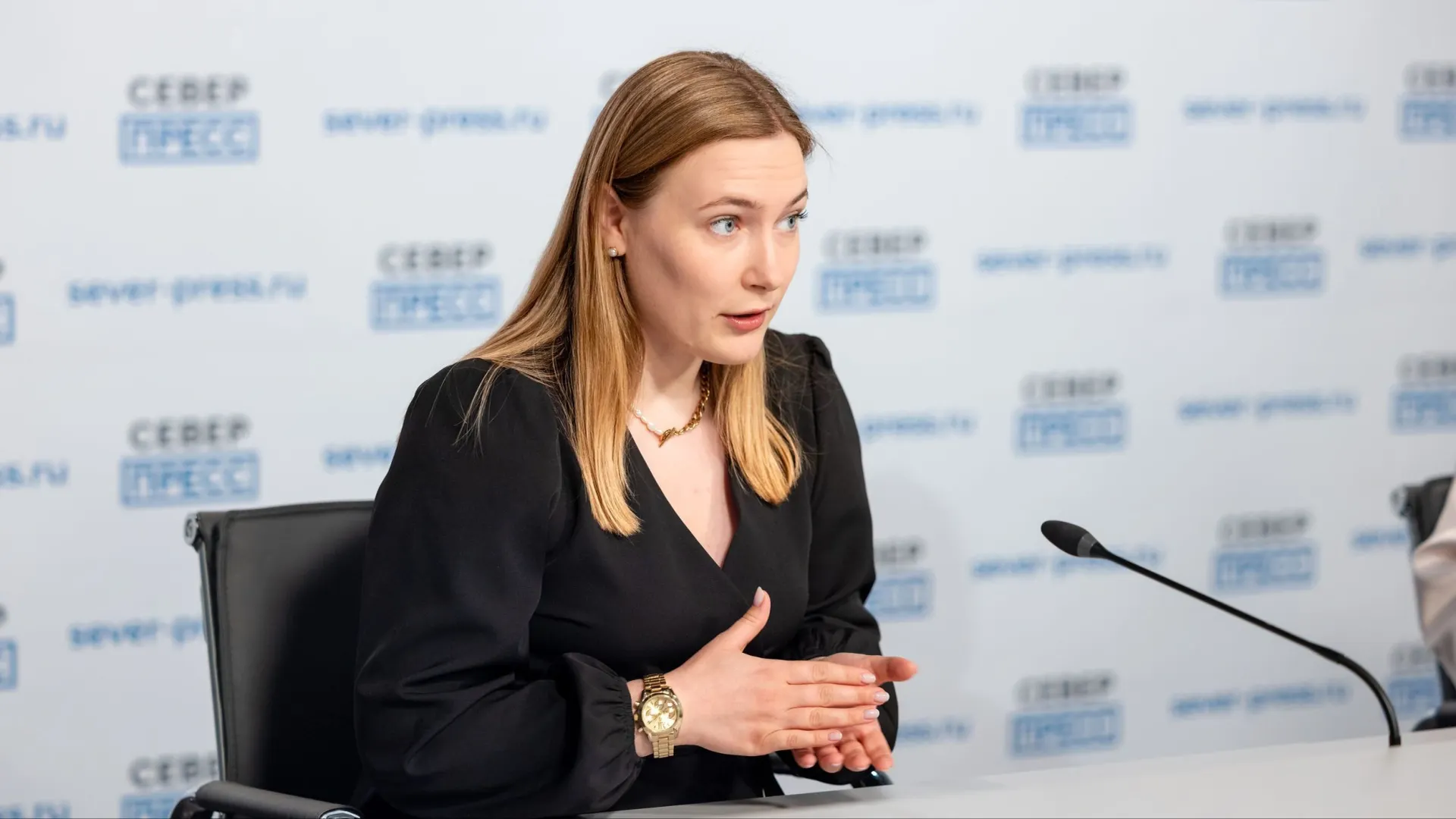 Виктория Хижина рассказала, как в музее решили работать до позднего вечера. Фото: Сергей Зубков / «Ямал-Медиа»