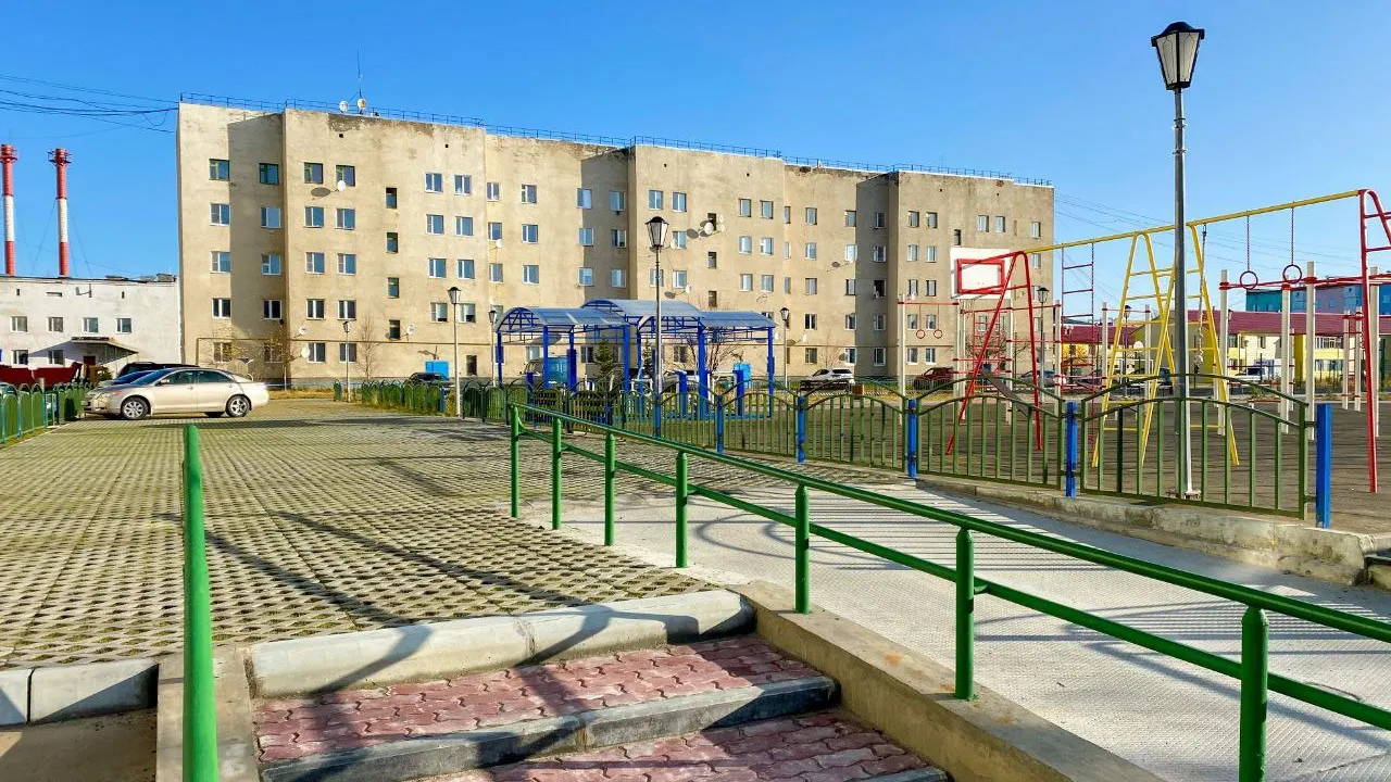 В Пангодах сделали пешеходную лестницу на Звездной улице 