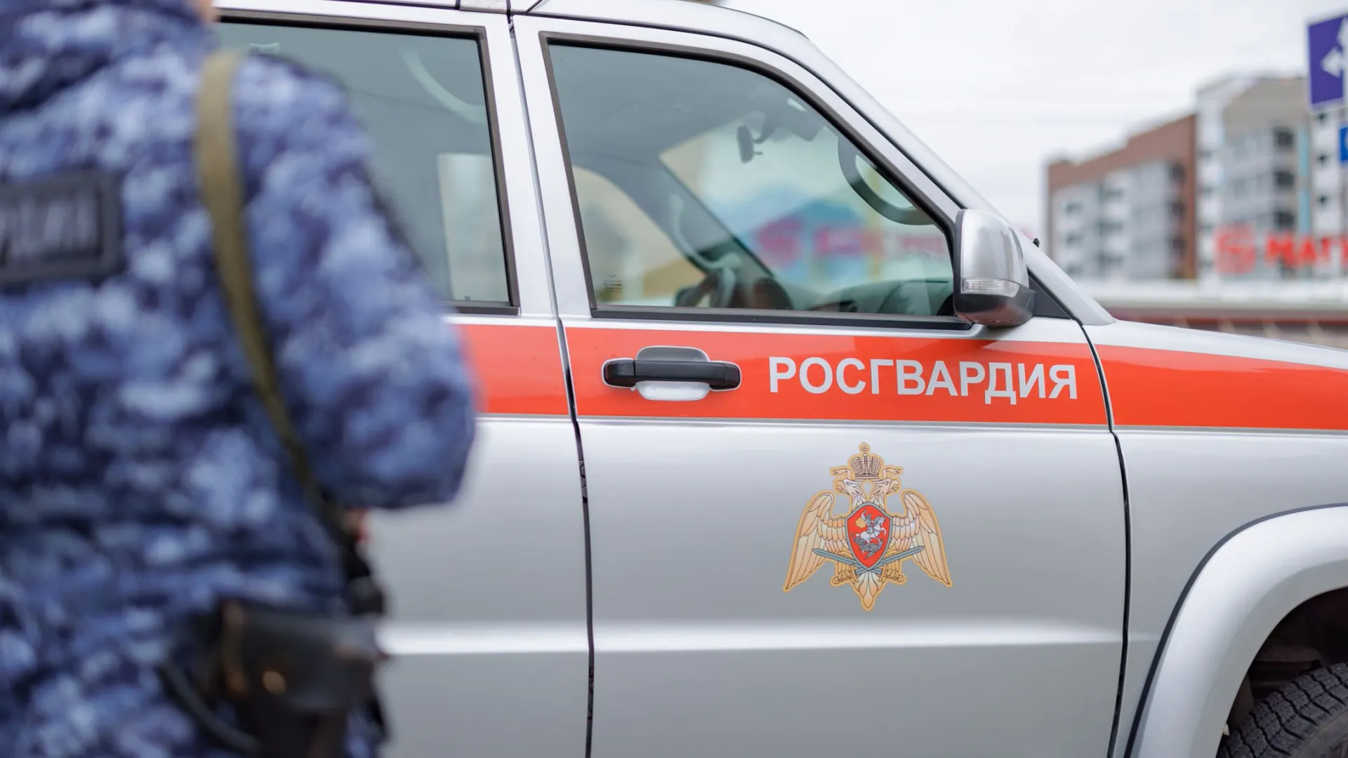 Сотрудники займутся охраной объектов и общественного порядка. Фото: Сергей Зубков / «Ямал-Медиа»