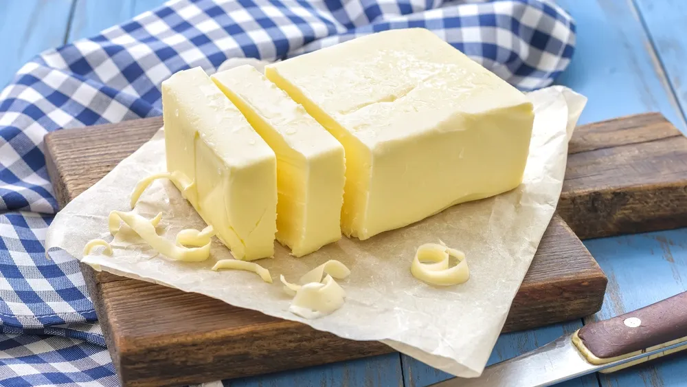 Сливочное масло - полезнейший продукт для защиты легких, считают специалисты. Фото: Sea Wave/Shutterstock/ФОТОДОМ