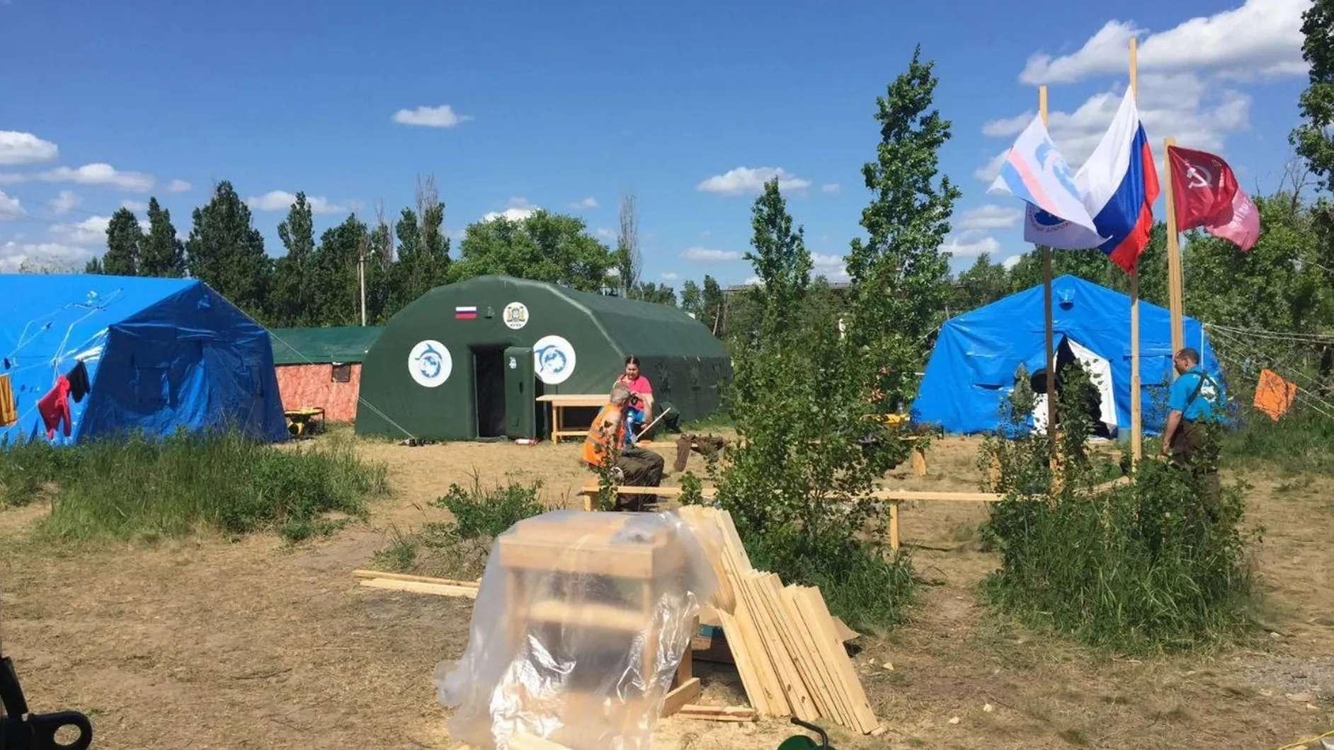 Лагерь гумкорпуса развернули в Мелекино. Фото предоставлено Николаем Кударенко