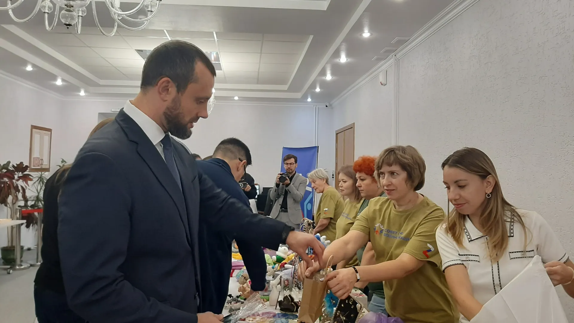 Благотворительная ярмарка. Фото: Марина Подгорная / «Ямал-Медиа»