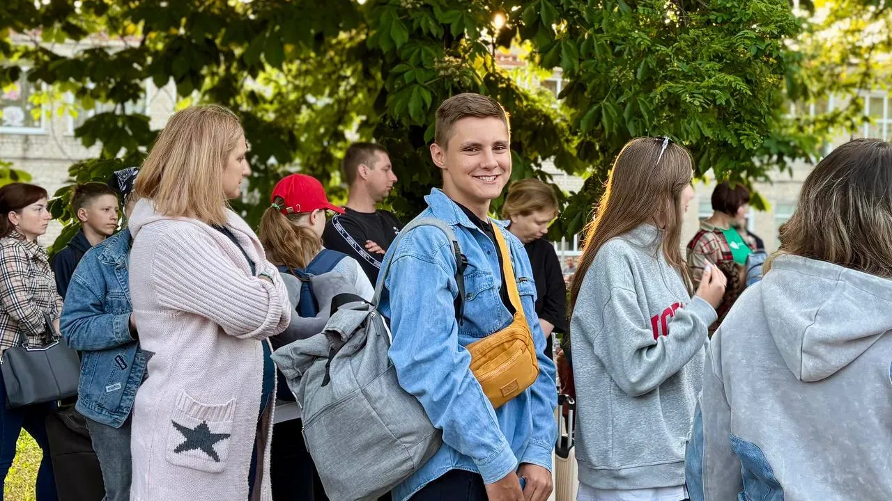 Дети из Волновахи отправились в лагерь. Фото: Анна Лысикова / «Ямал-Медиа»