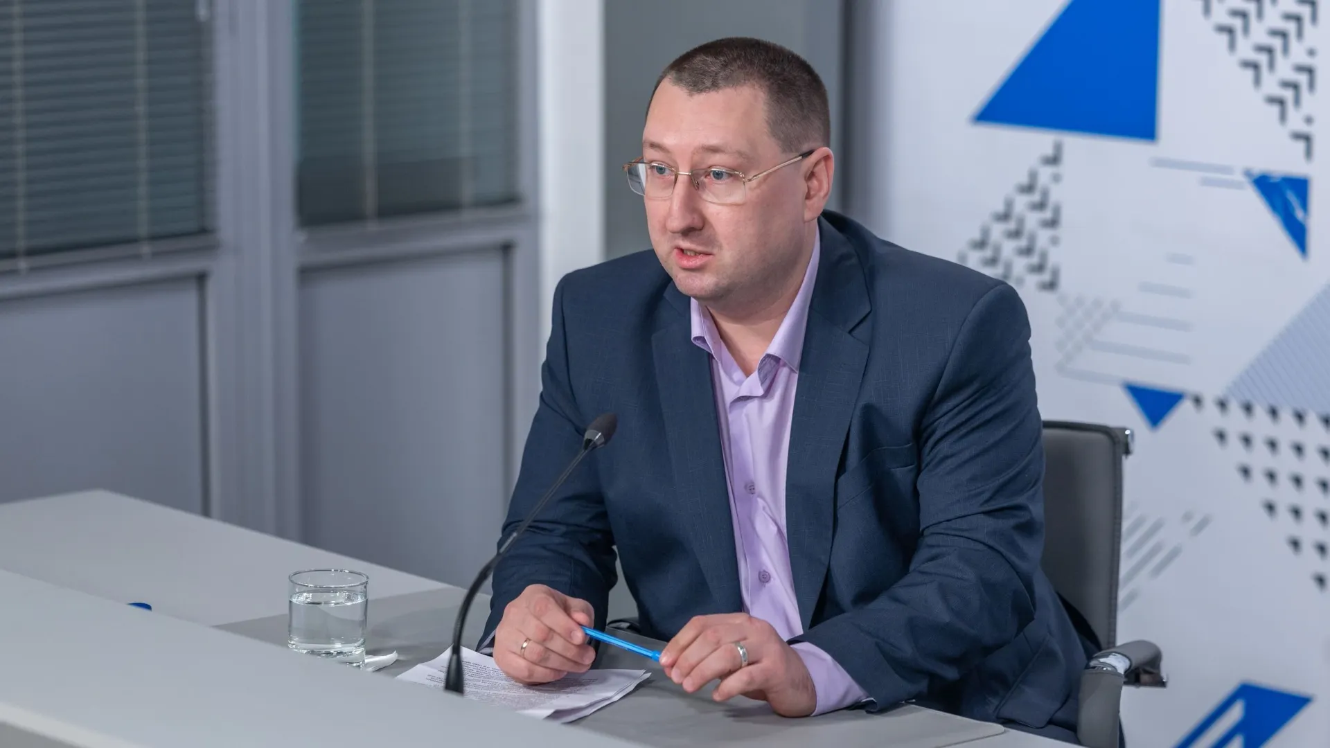 Виталий Соболевич рассказал, нужна ли самим психологам помощь и можно ли прожить без психолога. Фото: Александр Чирва / «Ямал-Медиа»