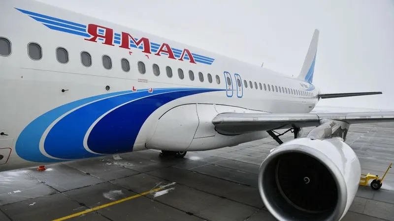 После посадки в аэропорту экипаж ямальской авиакомпании сообщил об инциденте. Фото: Андрей Ткачев / «Ямал-Медиа»