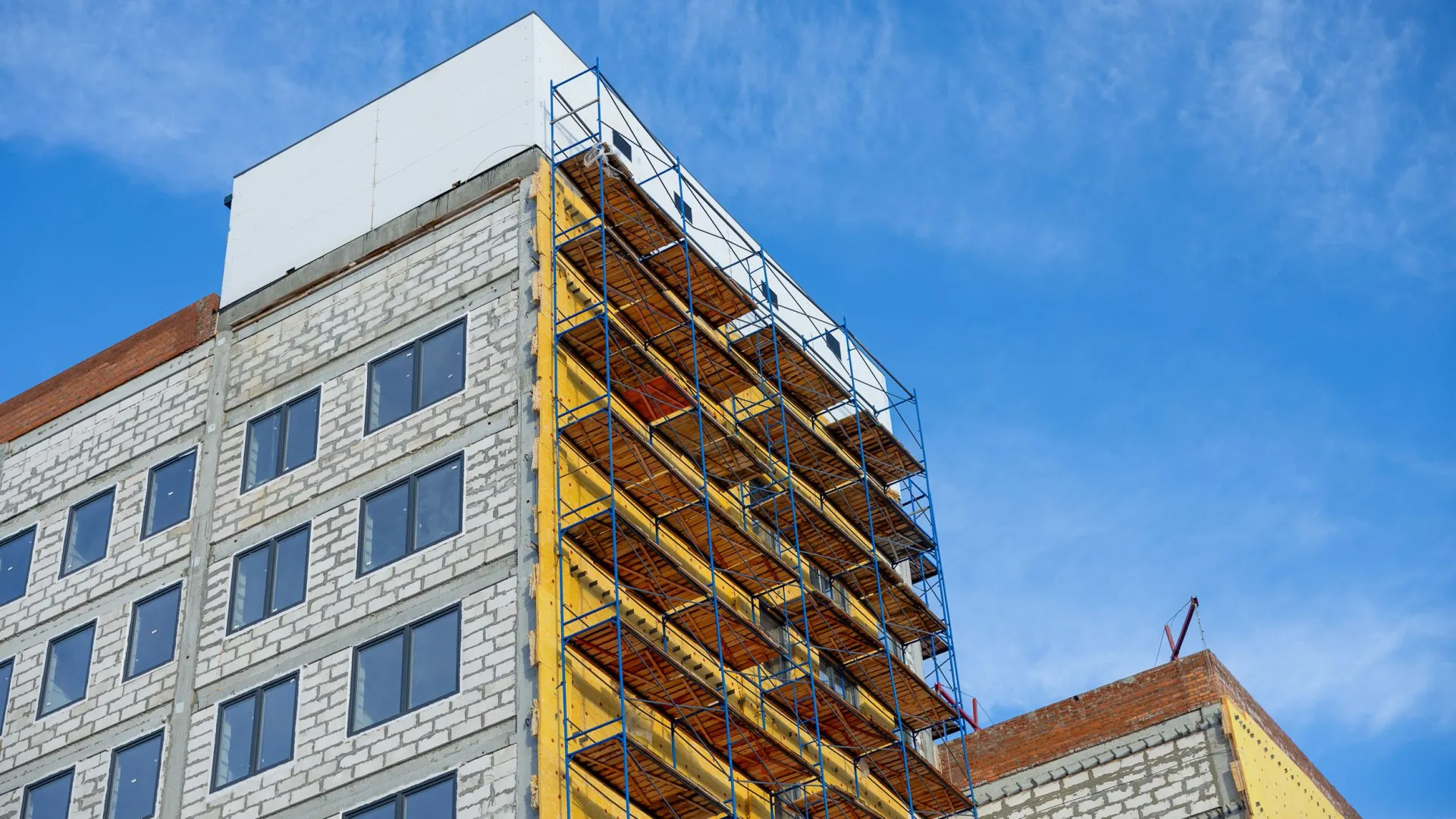 В регионе строят 257 многоквартирных домов. Фото: Федор Воронов / «Ямал-Медиа»