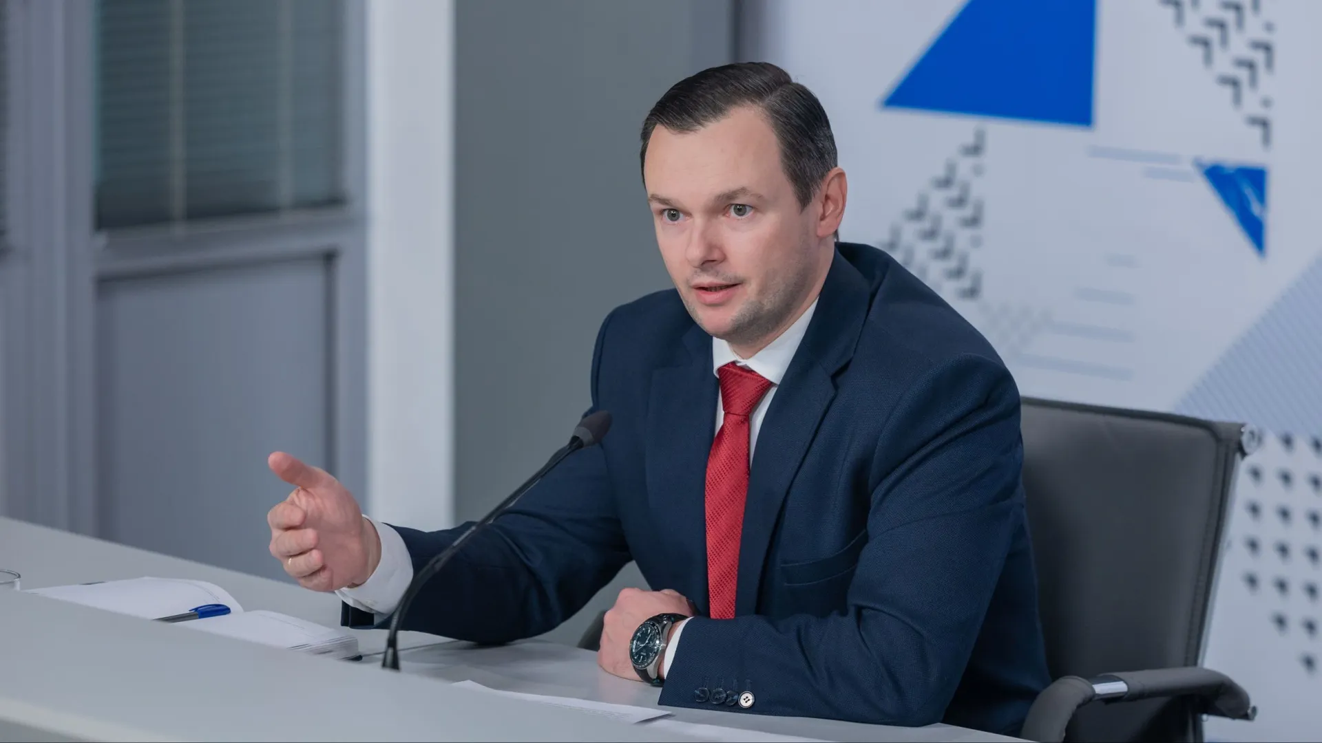 Евгений Попов рассказал, как начиналась служба ветеринарии в регионе и сколько специалистов работает сейчас. Фото: Александр Чирва / «Ямал-Медиа»