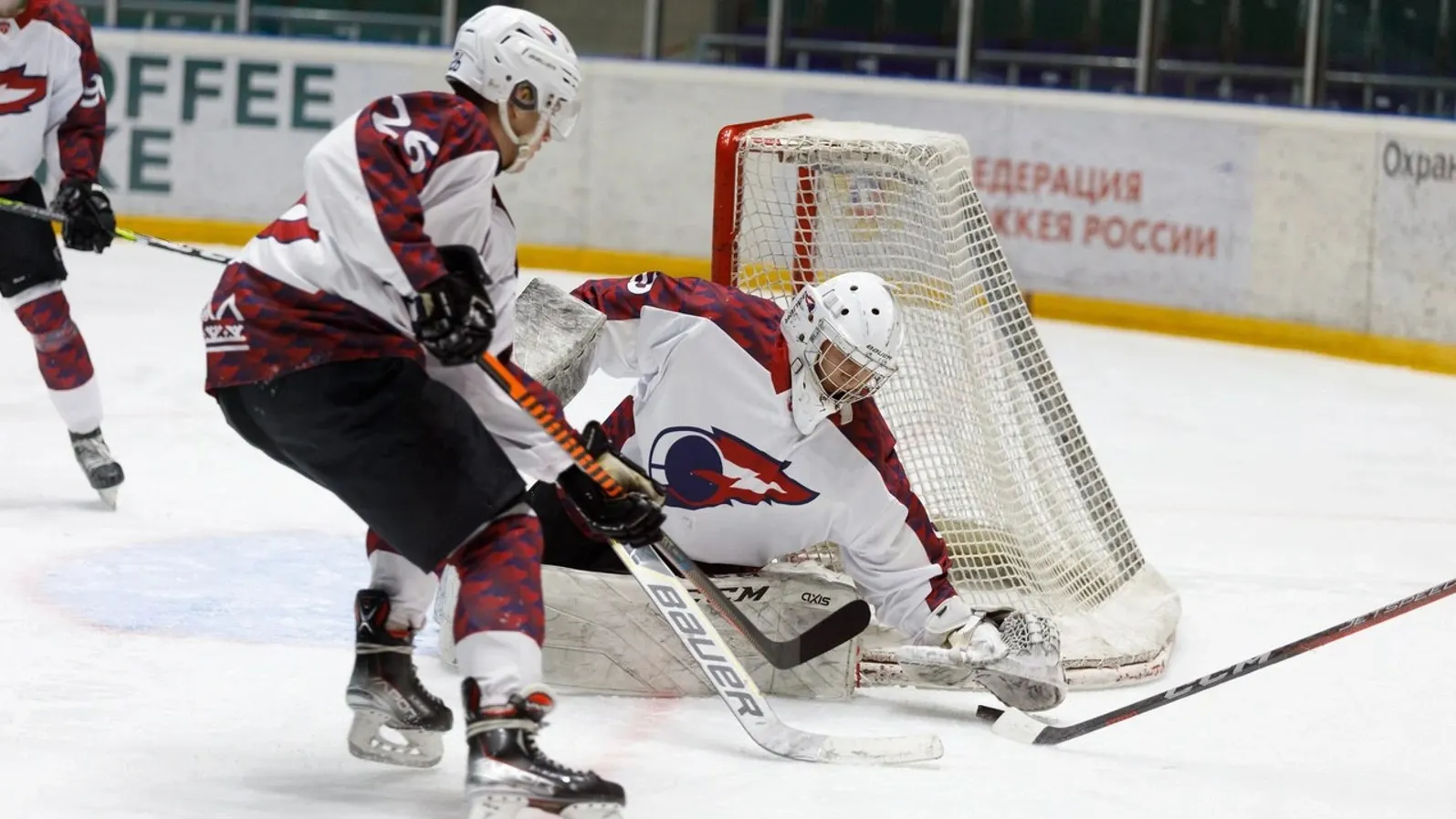 Хоккеисты «Факела» взяли реванш во второй игре с «Динамо-576». Фото: t.me/hcdinamo576_nmhl