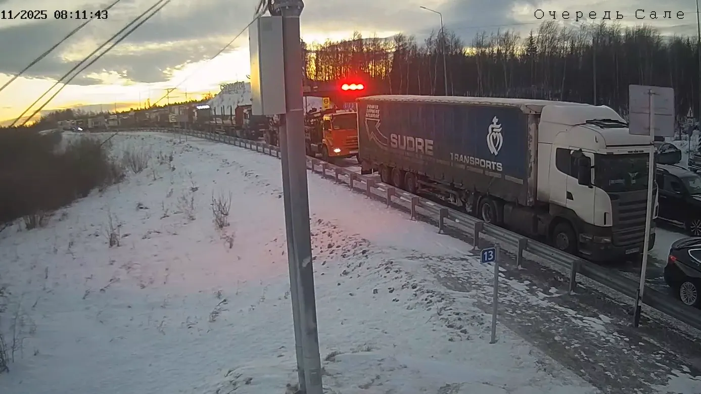 Очередь на КПП в Салехарде. Фото: скриншот онлайн-камер